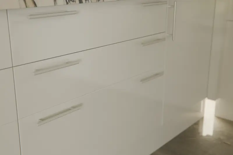 Kitchen cabinet hardware – pulls, knobs and how they affect the kitchen functionality